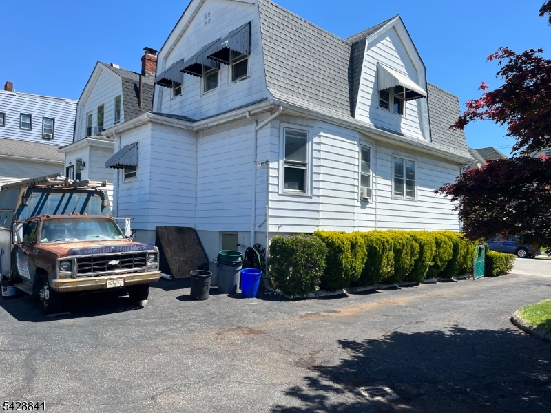 109 High St
