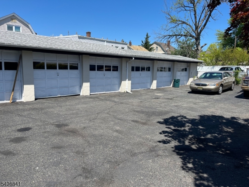 109 High St