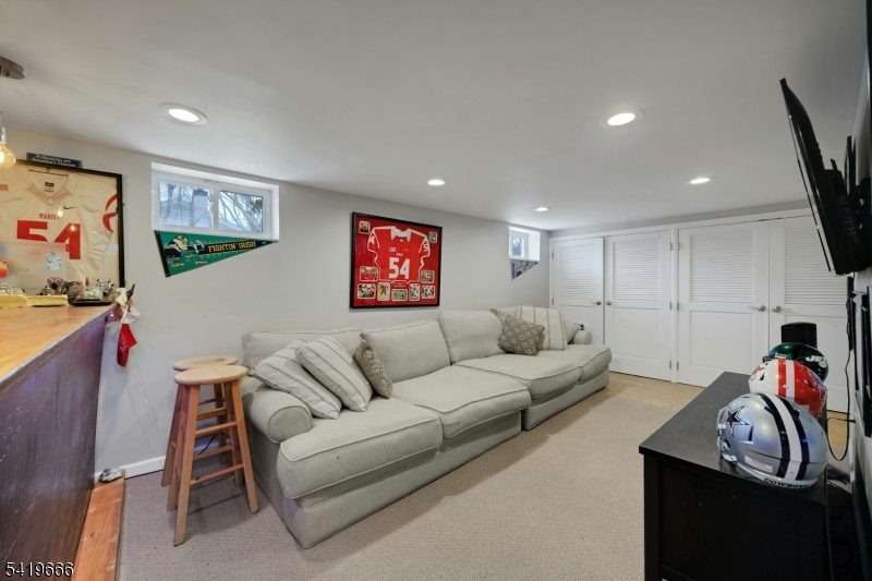 172 Yawpo Ave