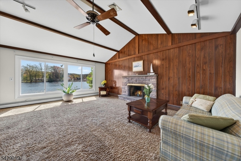 9 Duck Point Trl