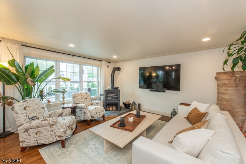 29 Van Duyne Ave