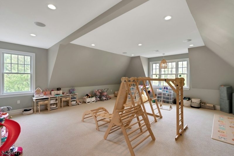 138 Oakwood Rd