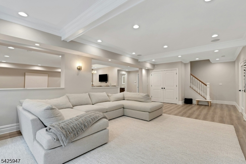 138 Oakwood Rd