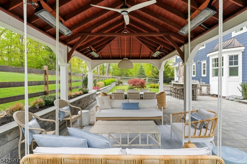 138 Oakwood Rd
