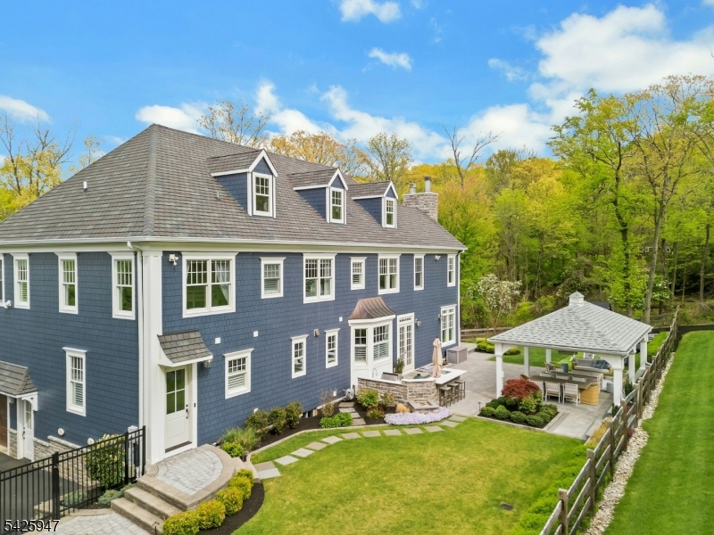 138 Oakwood Rd