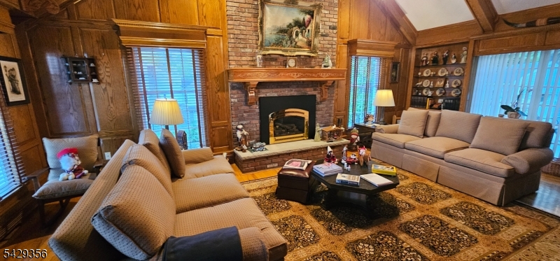 309 Paul Ct