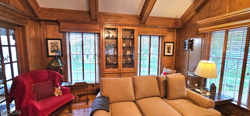 309 Paul Ct