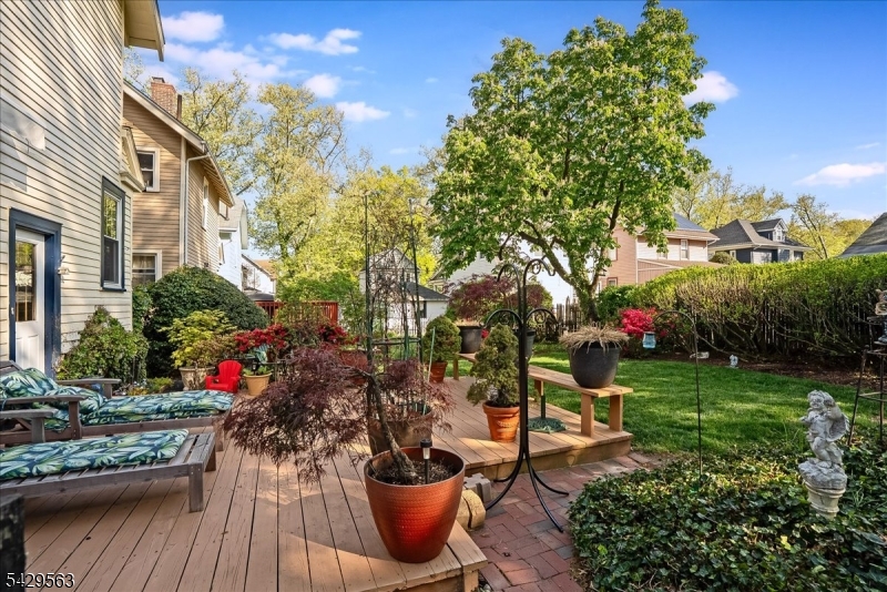 58 Maolis Ave