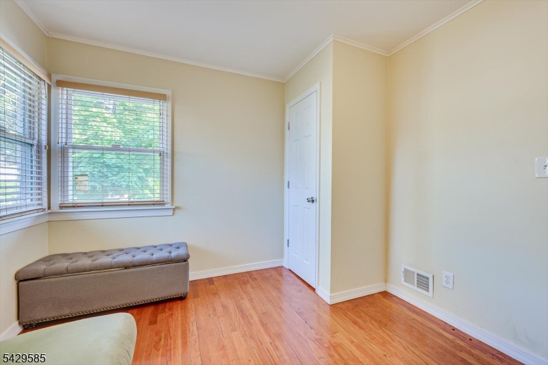 174 Runyon Ave