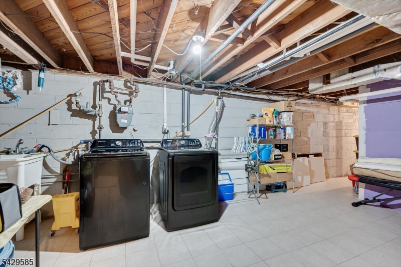 174 Runyon Ave