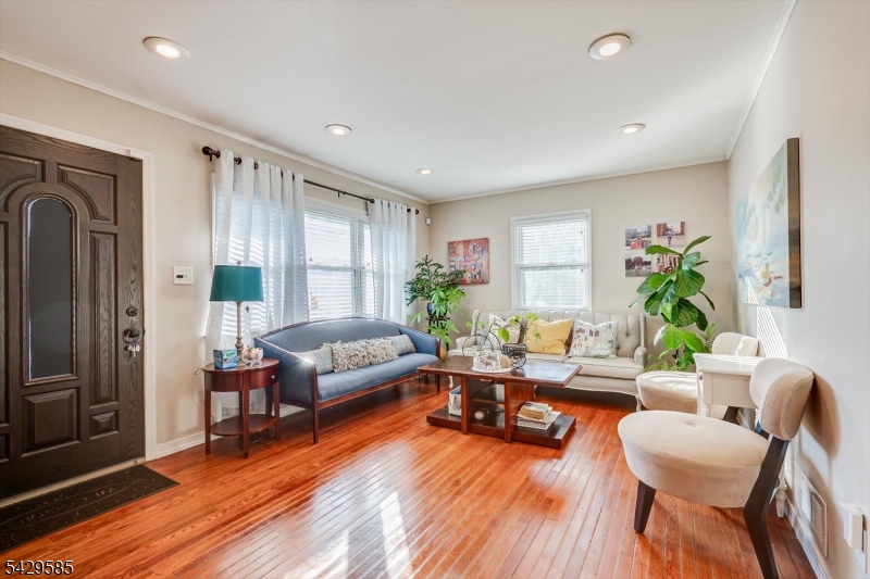 174 Runyon Ave