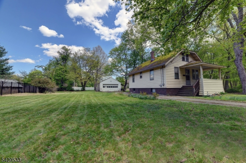 86 Greenwood Ave