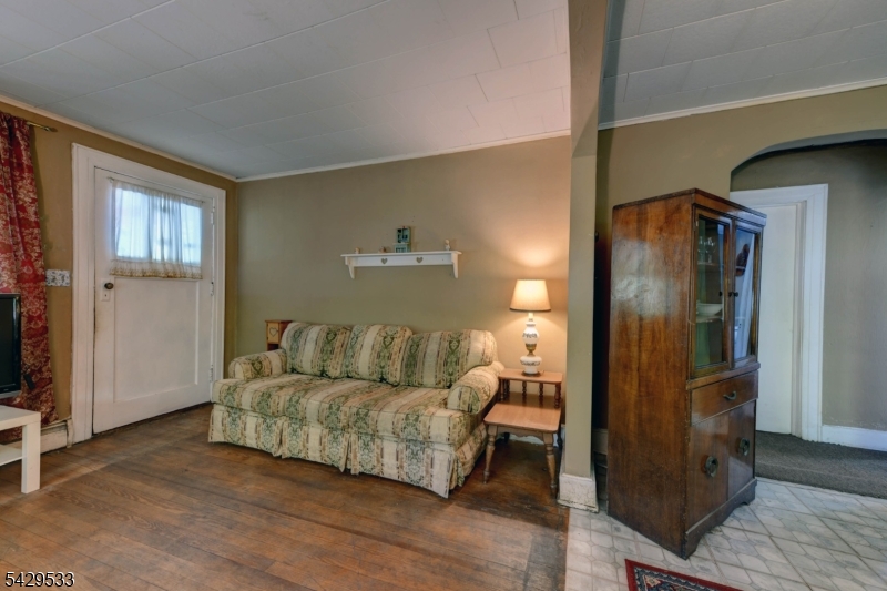 86 Greenwood Ave