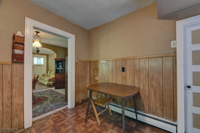 86 Greenwood Ave