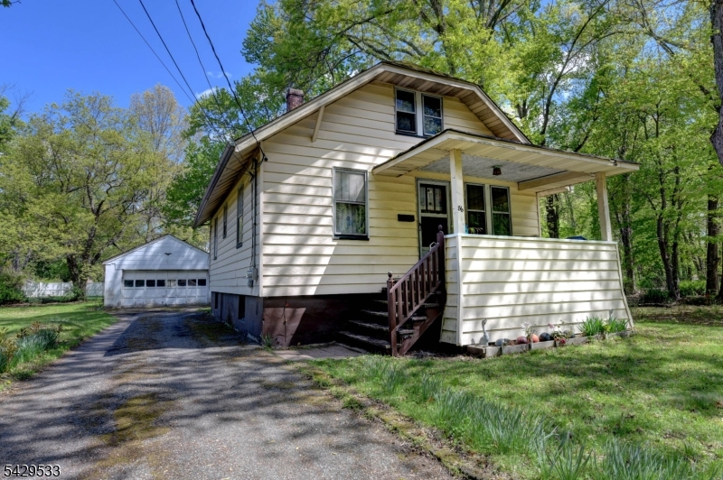 86 Greenwood Ave