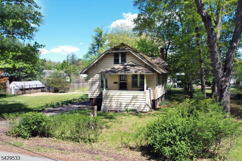 86 Greenwood Ave