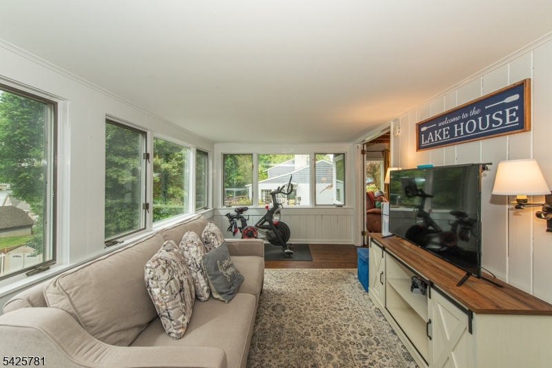 372 E Shore Trl
