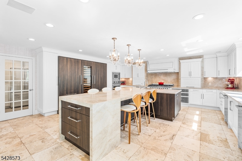 37 Hemlock Rd