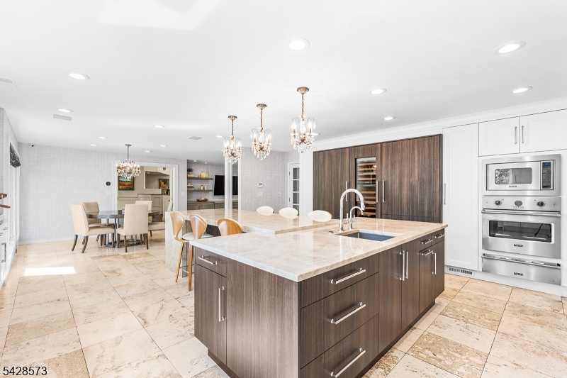 37 Hemlock Rd