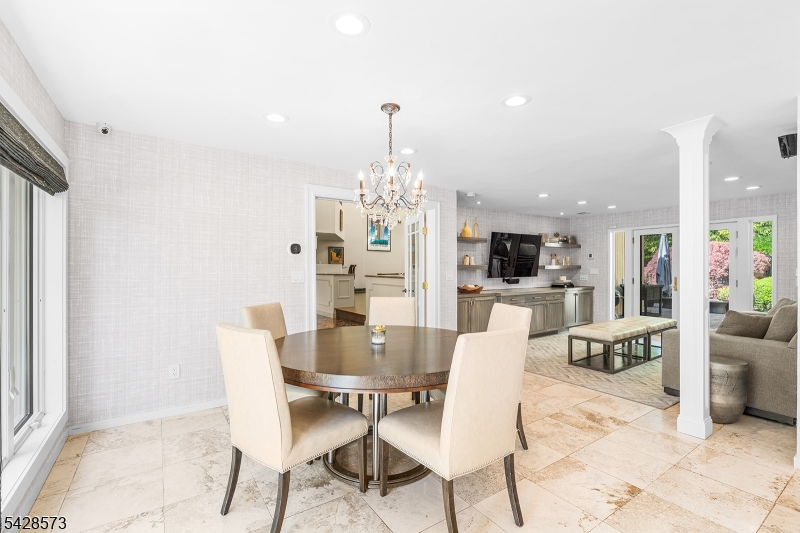 37 Hemlock Rd
