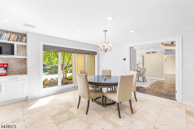 37 Hemlock Rd