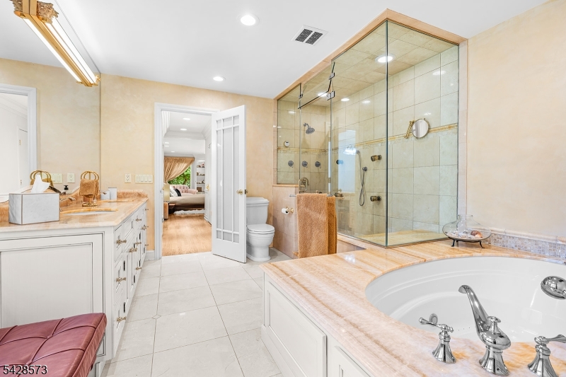37 Hemlock Rd