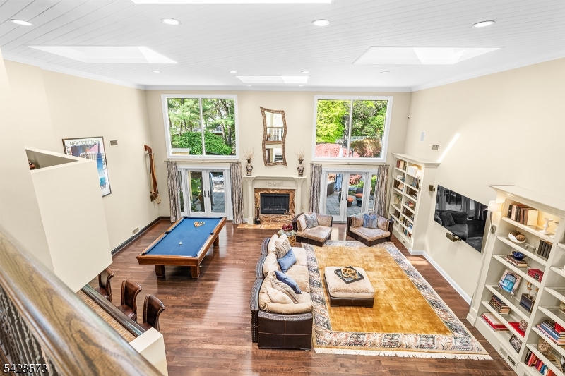 37 Hemlock Rd