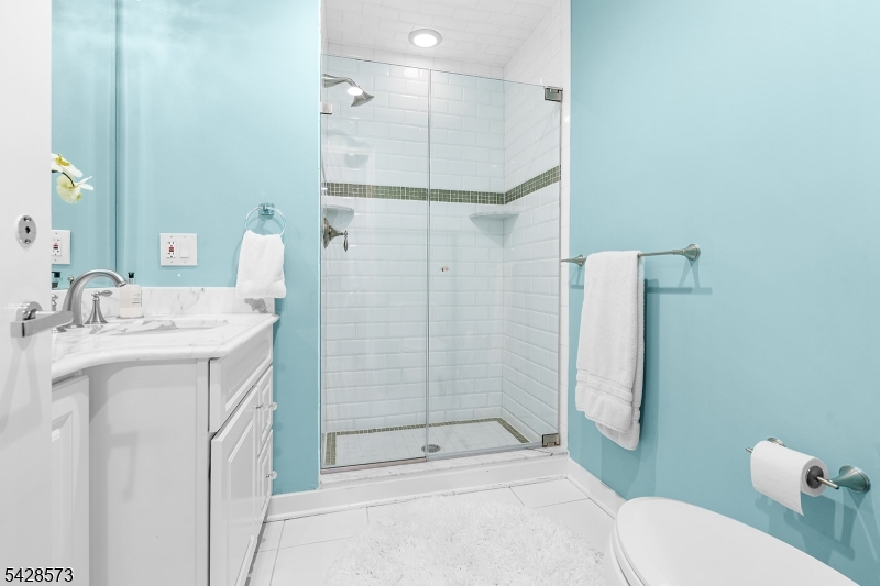 37 Hemlock Rd