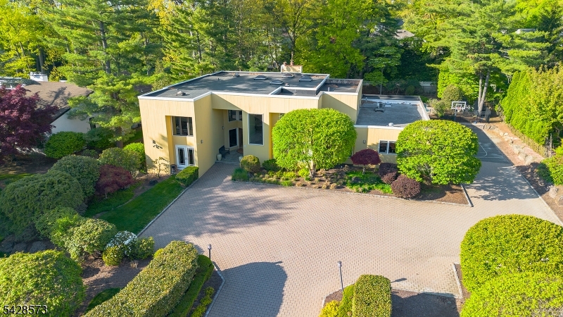 37 Hemlock Rd