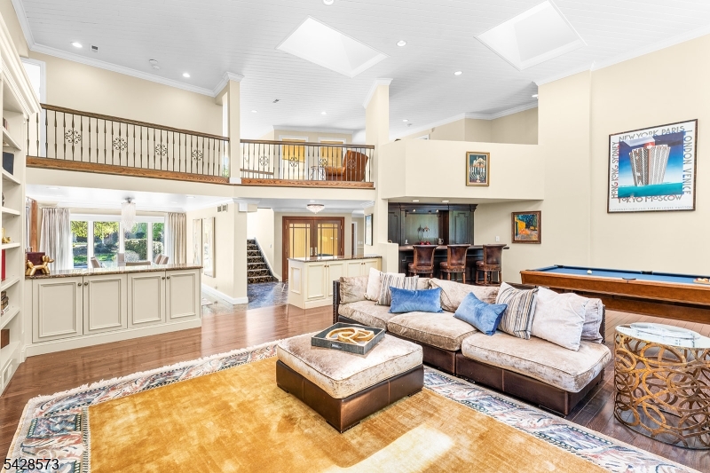 37 Hemlock Rd