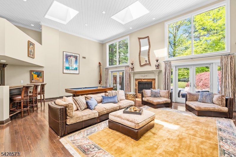 37 Hemlock Rd