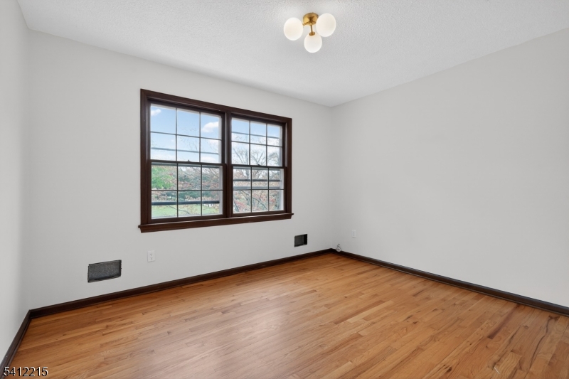 1 Mountain View Ct