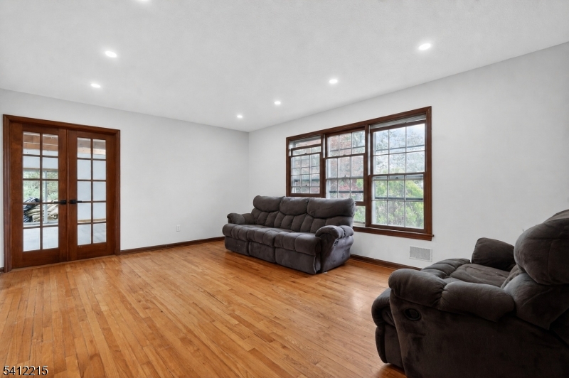1 Mountain View Ct