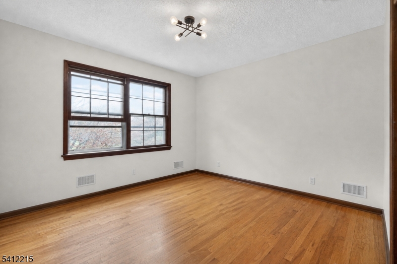 1 Mountain View Ct