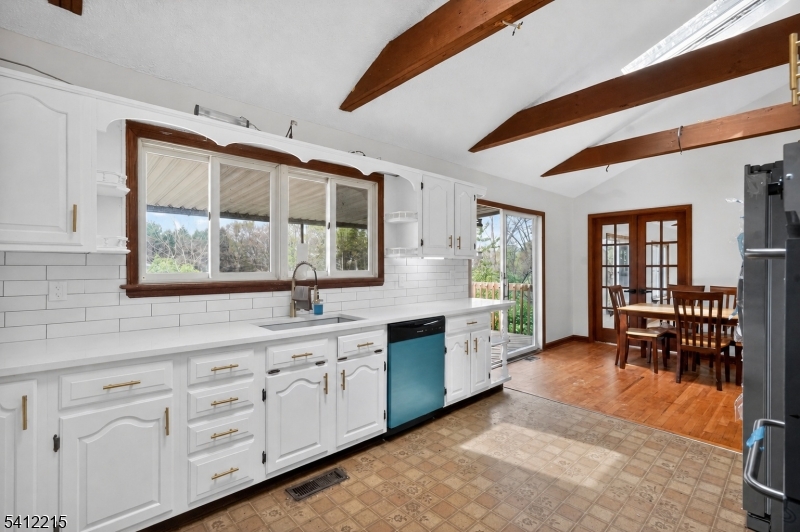 1 Mountain View Ct