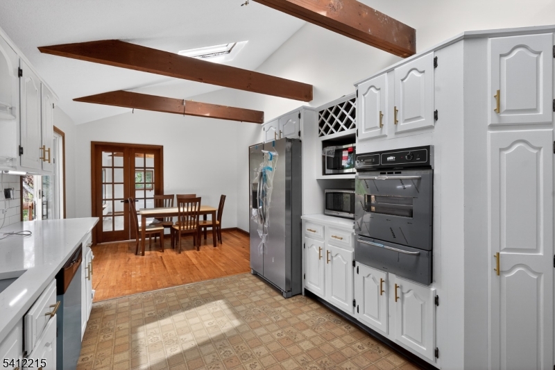 1 Mountain View Ct