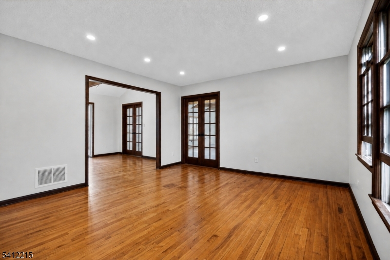 1 Mountain View Ct