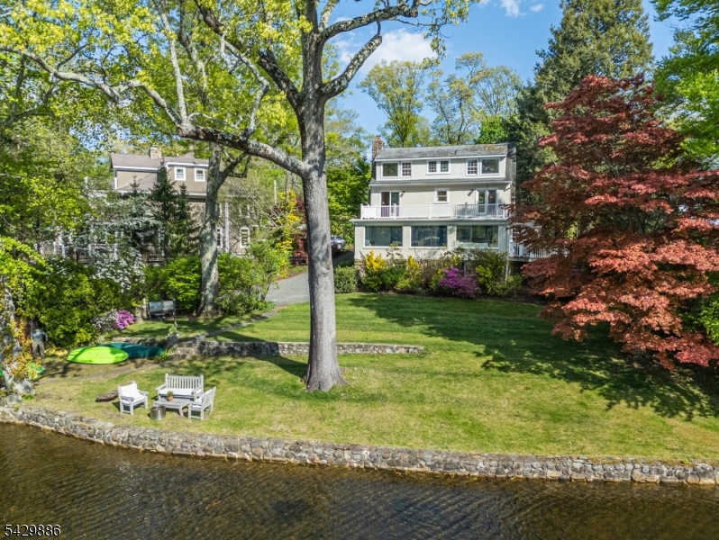 21 Fernwood Pl