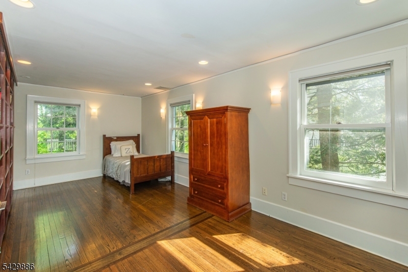 21 Fernwood Pl