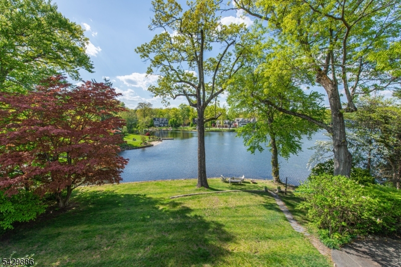 21 Fernwood Pl