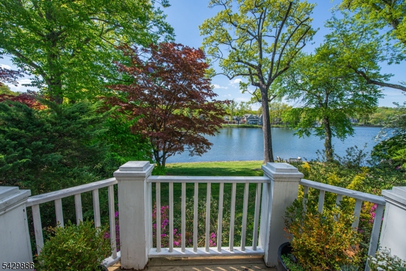 21 Fernwood Pl