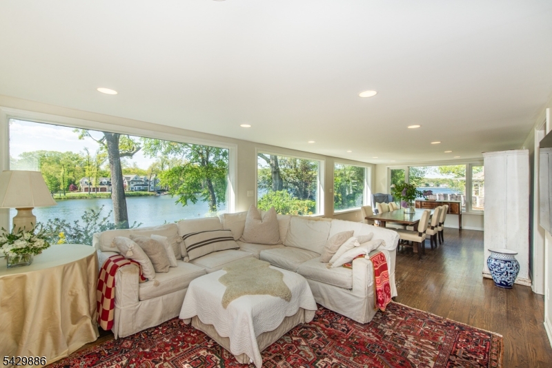 21 Fernwood Pl