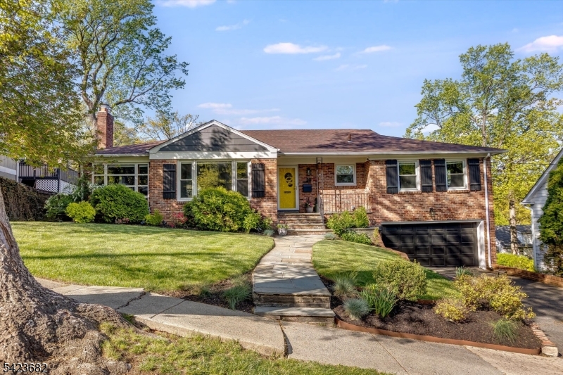 29 Bradford Ave