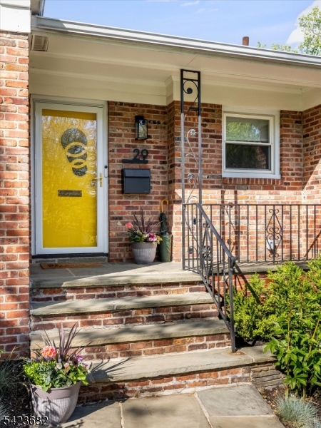 29 Bradford Ave