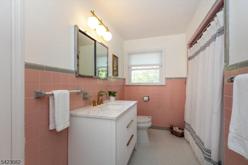 29 Bradford Ave