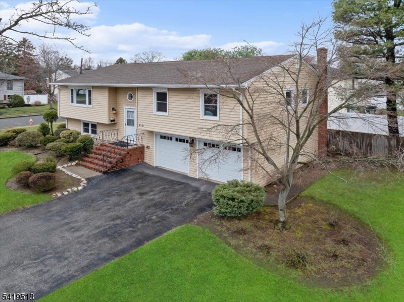 41 Ackerman Dr