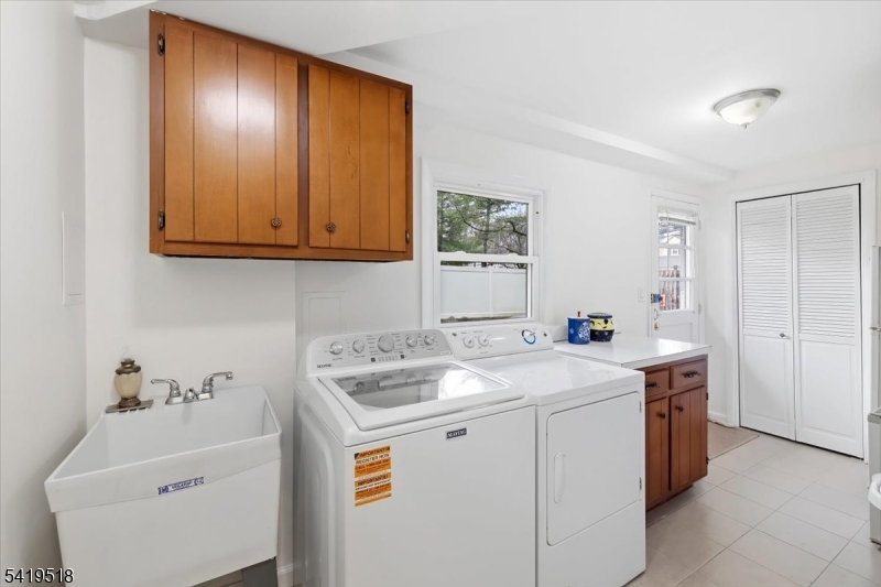 41 Ackerman Dr