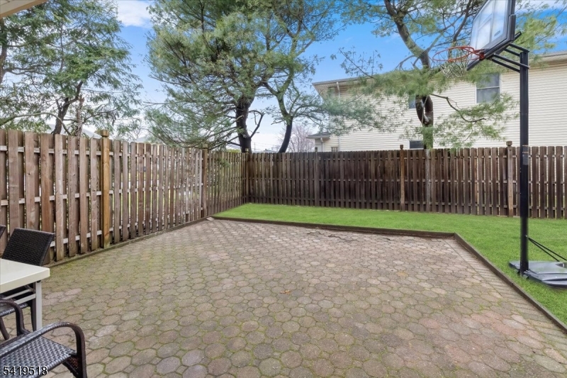 41 Ackerman Dr
