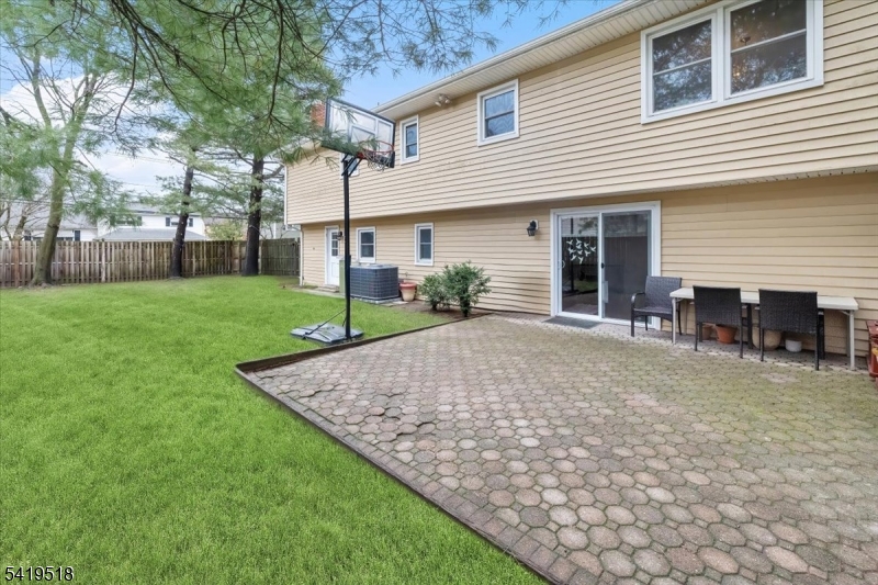 41 Ackerman Dr