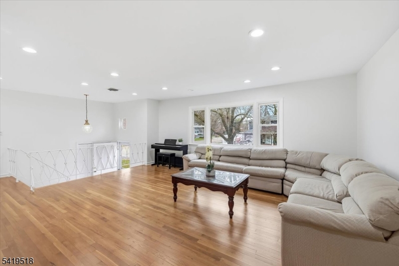 41 Ackerman Dr